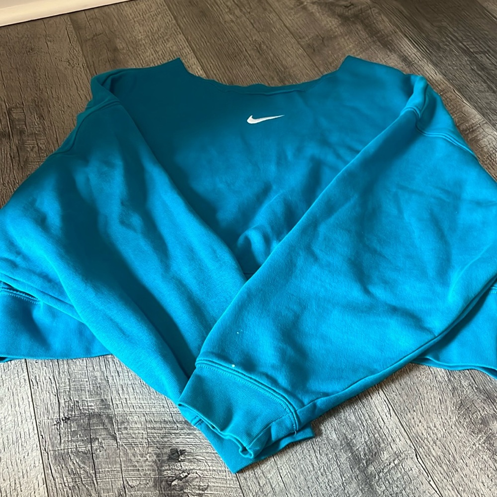 size XS/S nike cropped crew neck